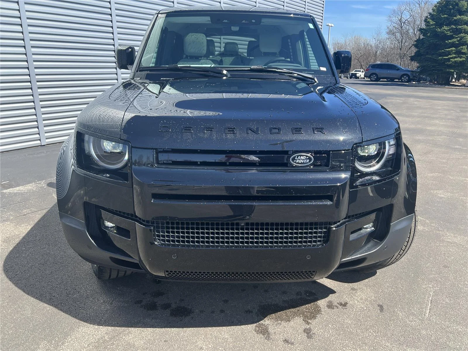 New 2026 Santorini Black Metallic Land Rover S image 4