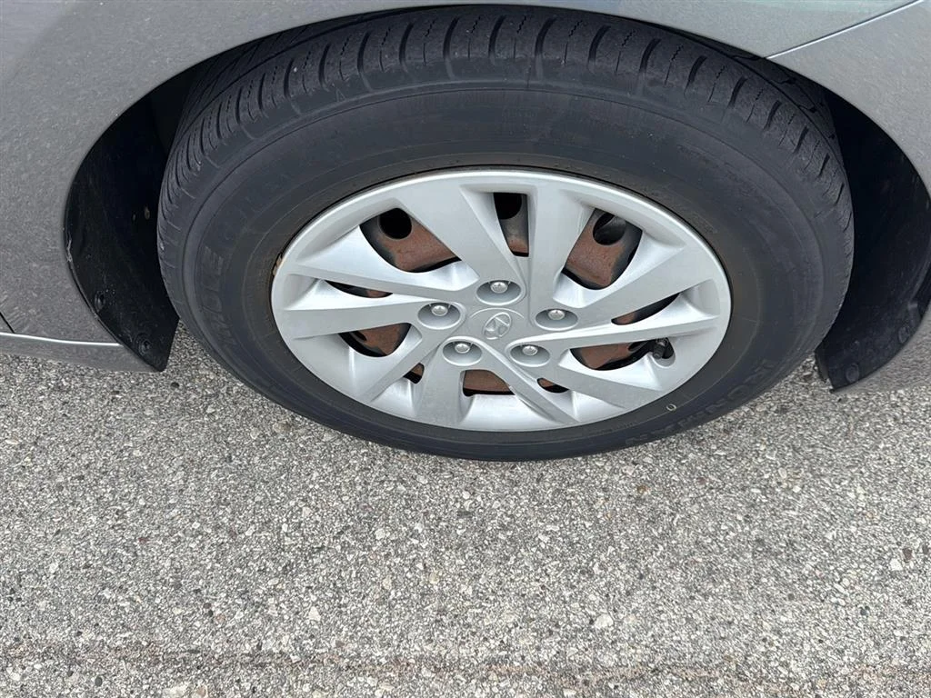 Used 2020 Hyundai Elantra SE with VIN 5NPD74LF4LH513148 for sale in Winona, Minnesota