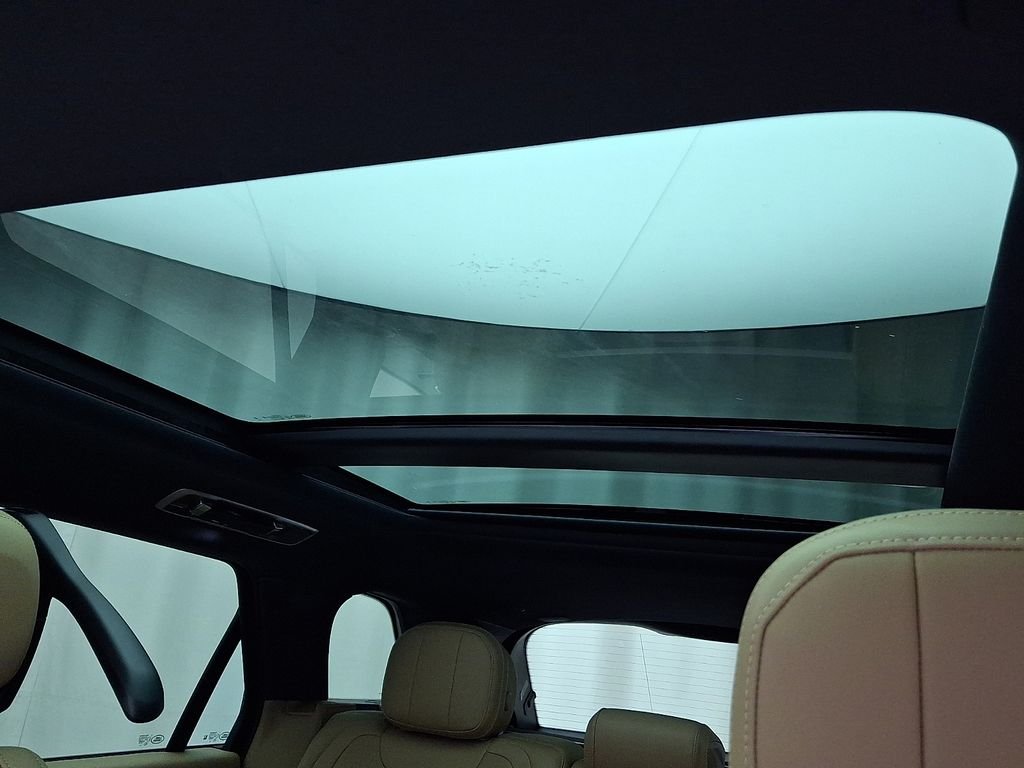 New 2026 Varesine Blue Land Rover SE image 11