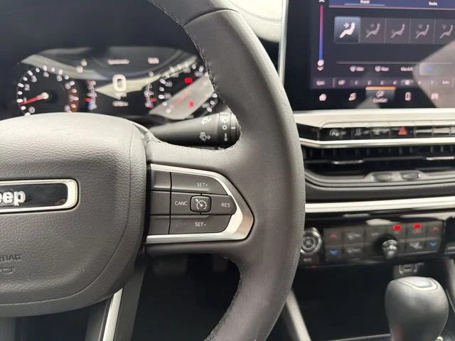 Used 2026 Red Jeep Latitude image 29
