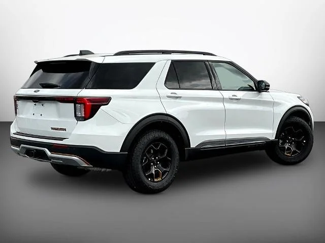 New 2026 Star White Metallic Tri-Coat Ford Tremor® image 50