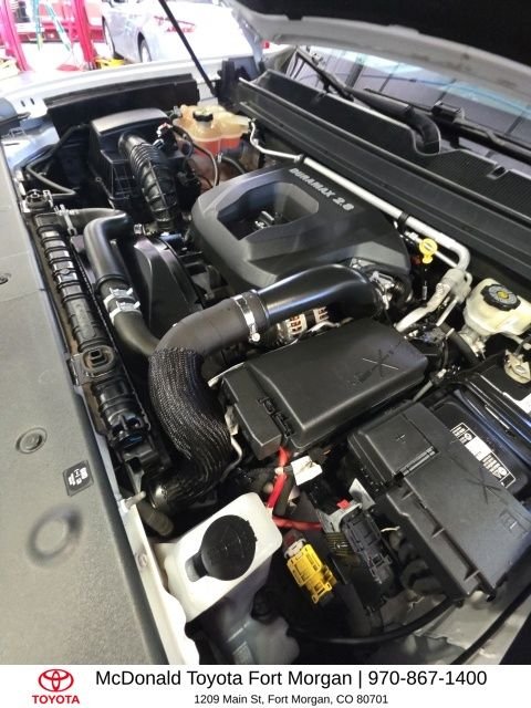 Used 2016 White GMC SLT image 25