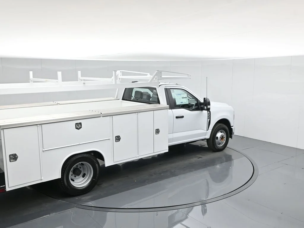 2026 Ford F-350 Super Duty Chassis Cab XL - Photo 40