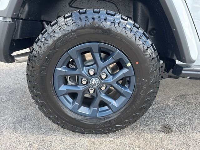 New 2026 Bright White Clear-Coat Exterior Paint Jeep 85th Anniversary Edition image 17