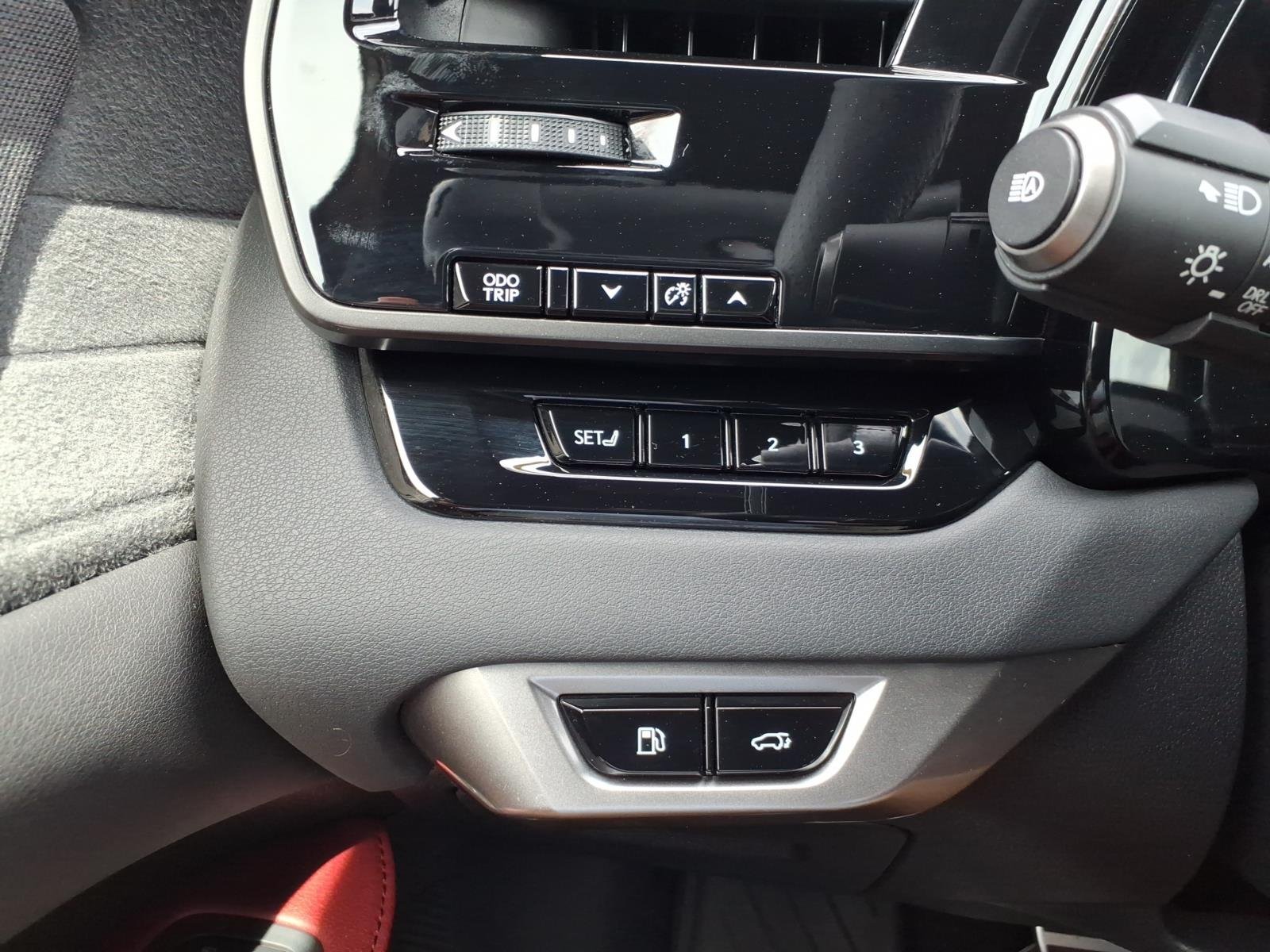 Used 2024 Cloudburst Gray Lexus F SPORT Handling image 22