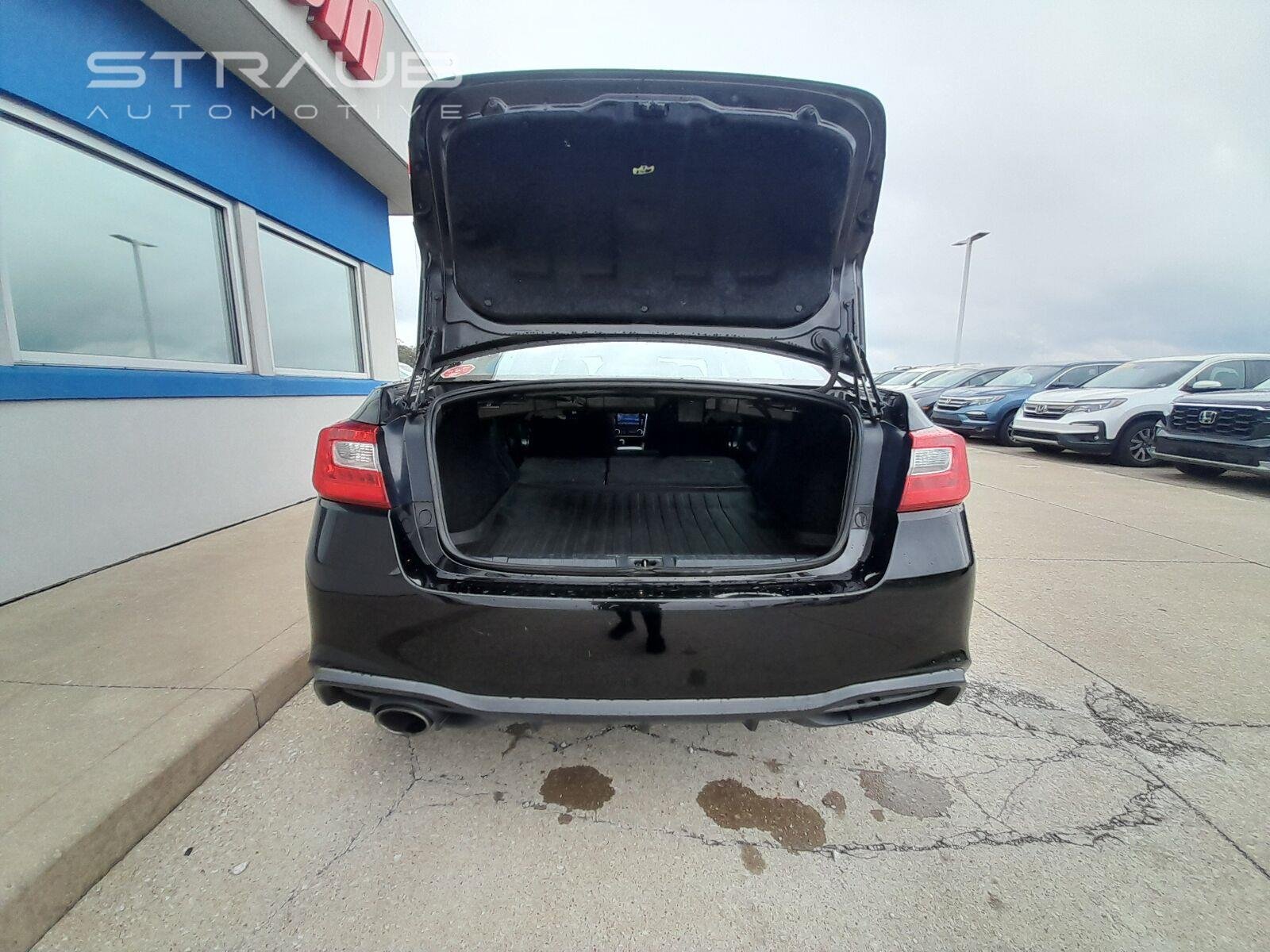 Used 2018 Crystal Black Silica Subaru Premium image 54