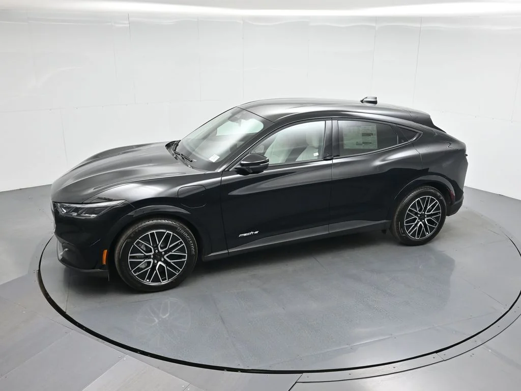 Used 2025 Black Ford Premium image 46