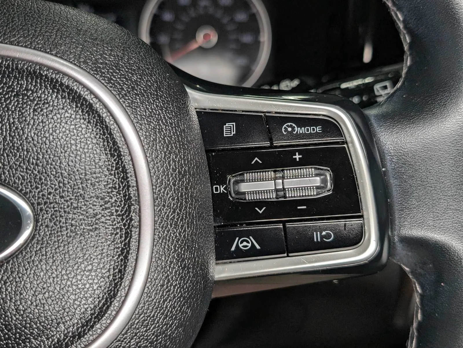 Used 2021 Ebony Black Kia S image 37