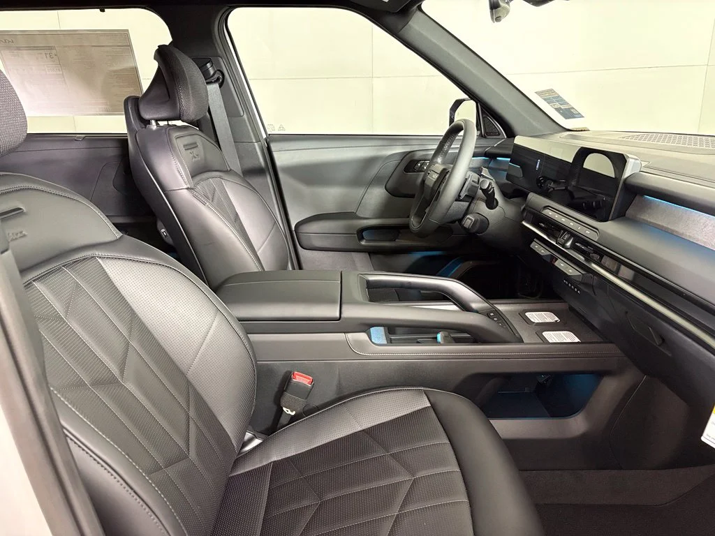 New 2027 Glacial White Pearl Kia X-Line SX image 14