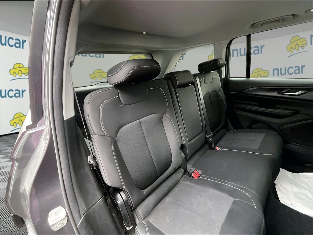 Used 2023 Baltic Gray Metallic Clearcoat Jeep Laredo image 16