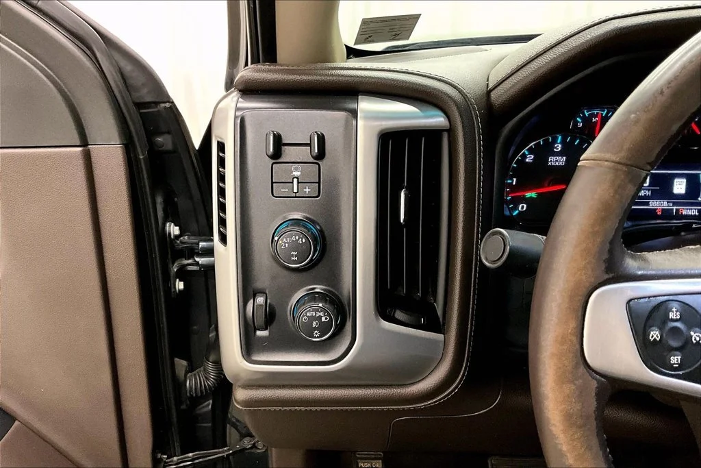 Used 2018 Gray GMC SLT image 16