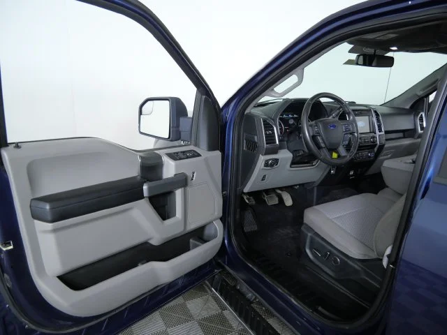 Used 2016 Blue Ford XLT image 17