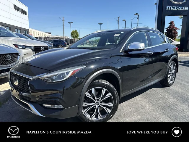 2017 INFINITI QX30 Premium