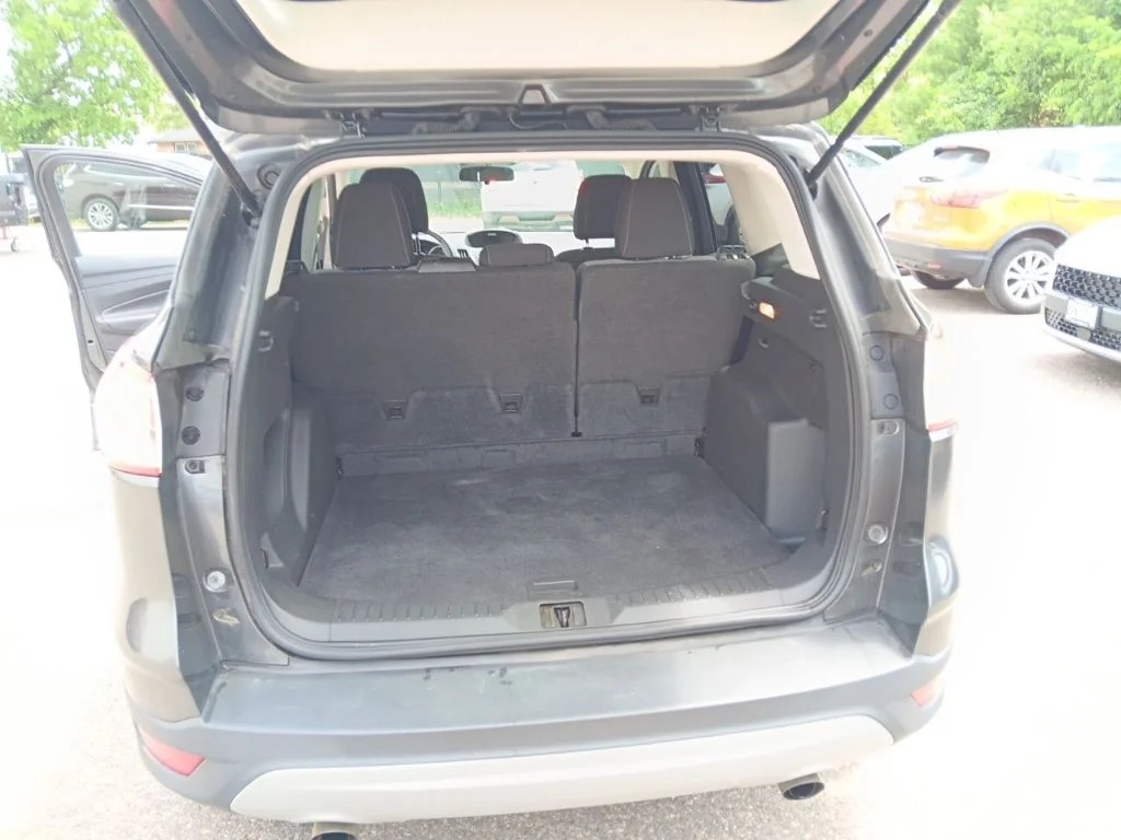 Used 2016 Magnetic Ford SE image 31