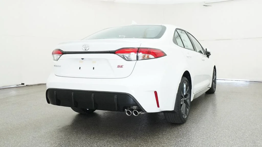 New 2026 Ice Cap Toyota SE image 9