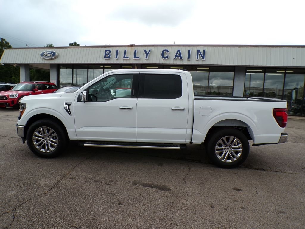 New 2026 Oxford White Ford XLT image 4