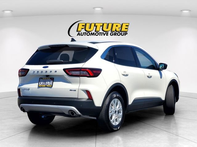 Used 2023 White Ford Active image 4