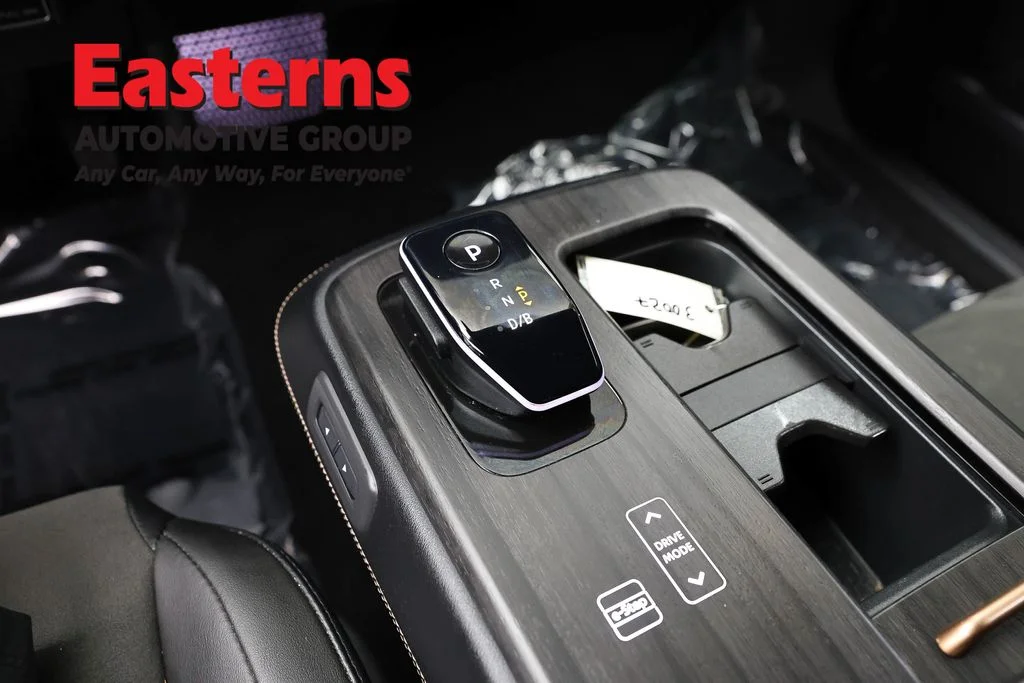 Used 2023 Gray Nissan ENGAGE image 12