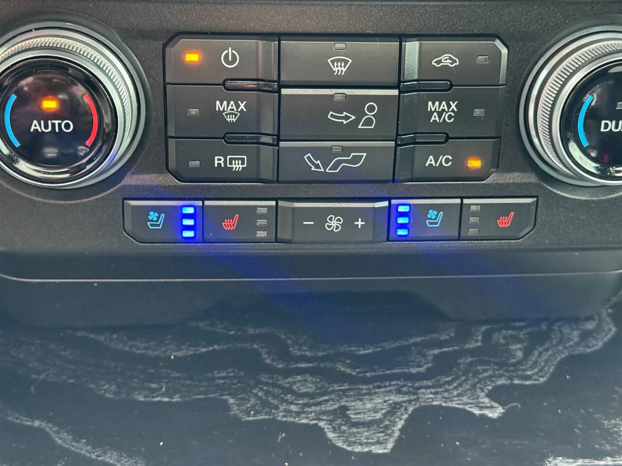 Used 2020 Blue Ford Platinum 4x4 4dr SuperCrew 5.5 ft. SB image 25