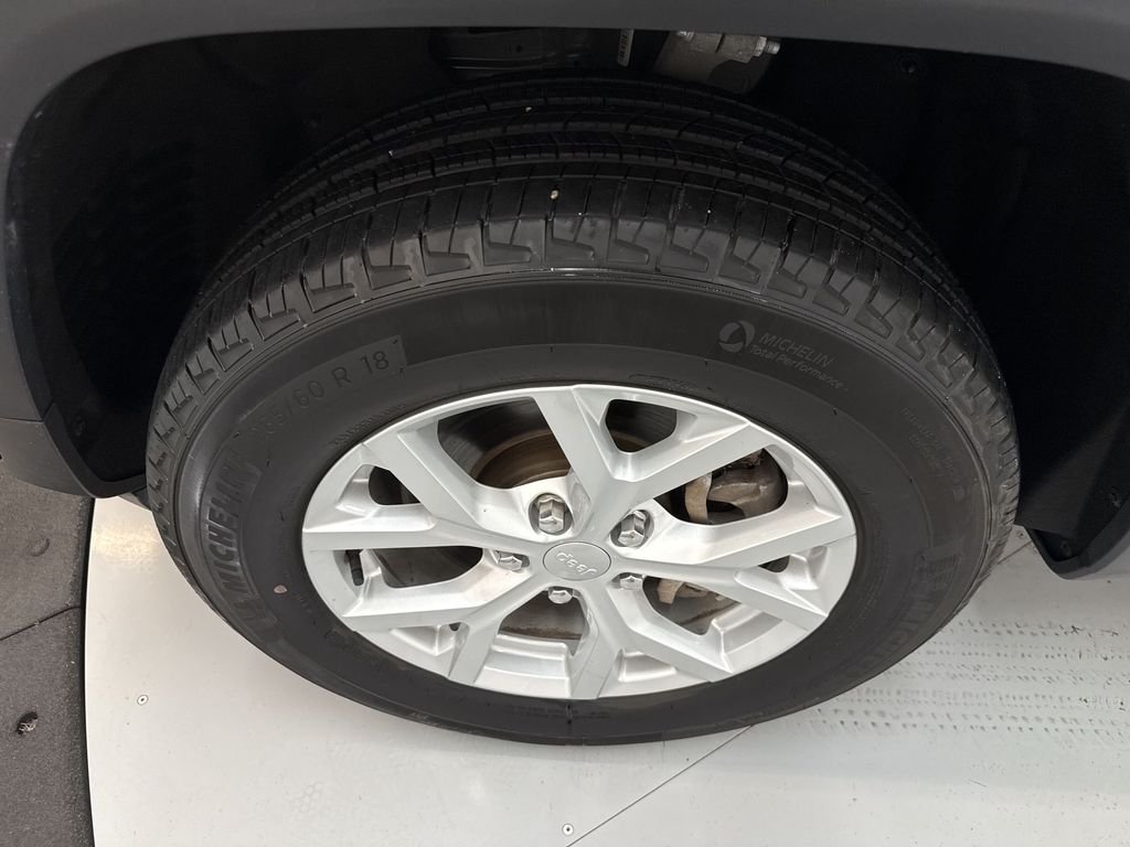 Used 2023 Diamond Black Jeep Limited image 35