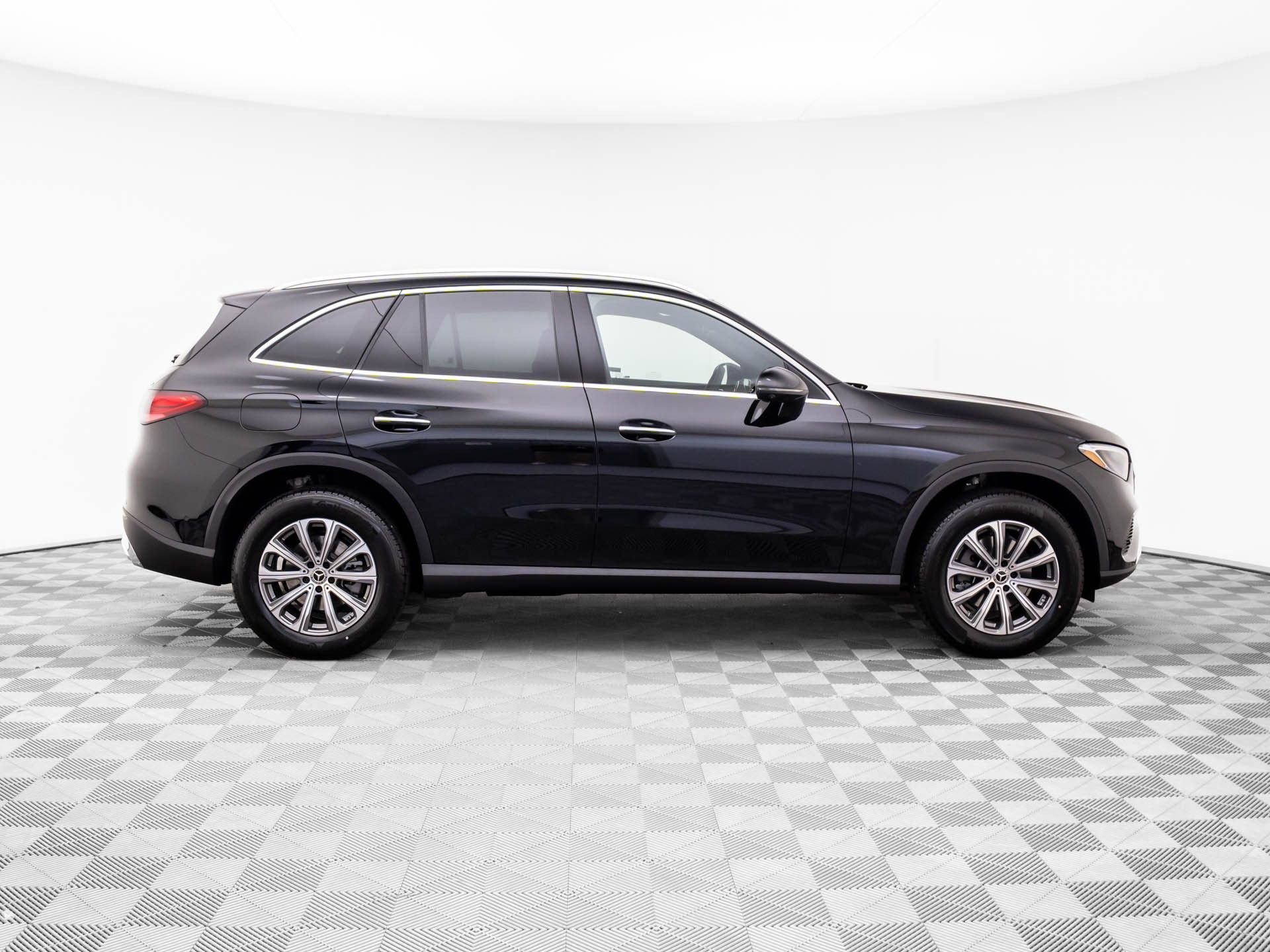 New 2026 Black Mercedes-Benz GLC 300 image 6