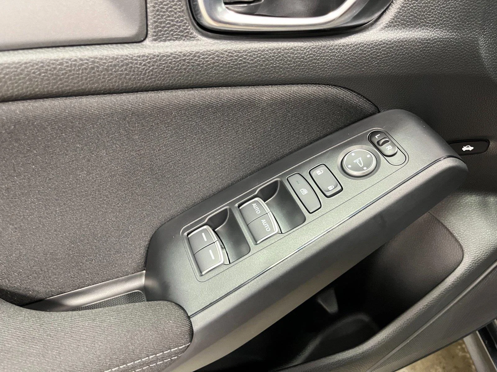 New 2026 Meteorite Gray Metallic Honda LX image 13