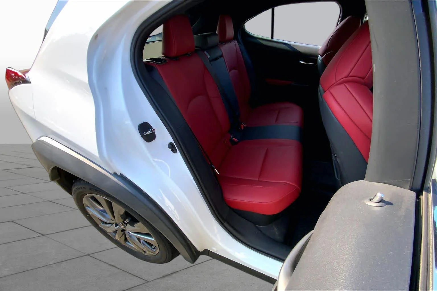 Used 2019 Ultra White Lexus F SPORT image 20