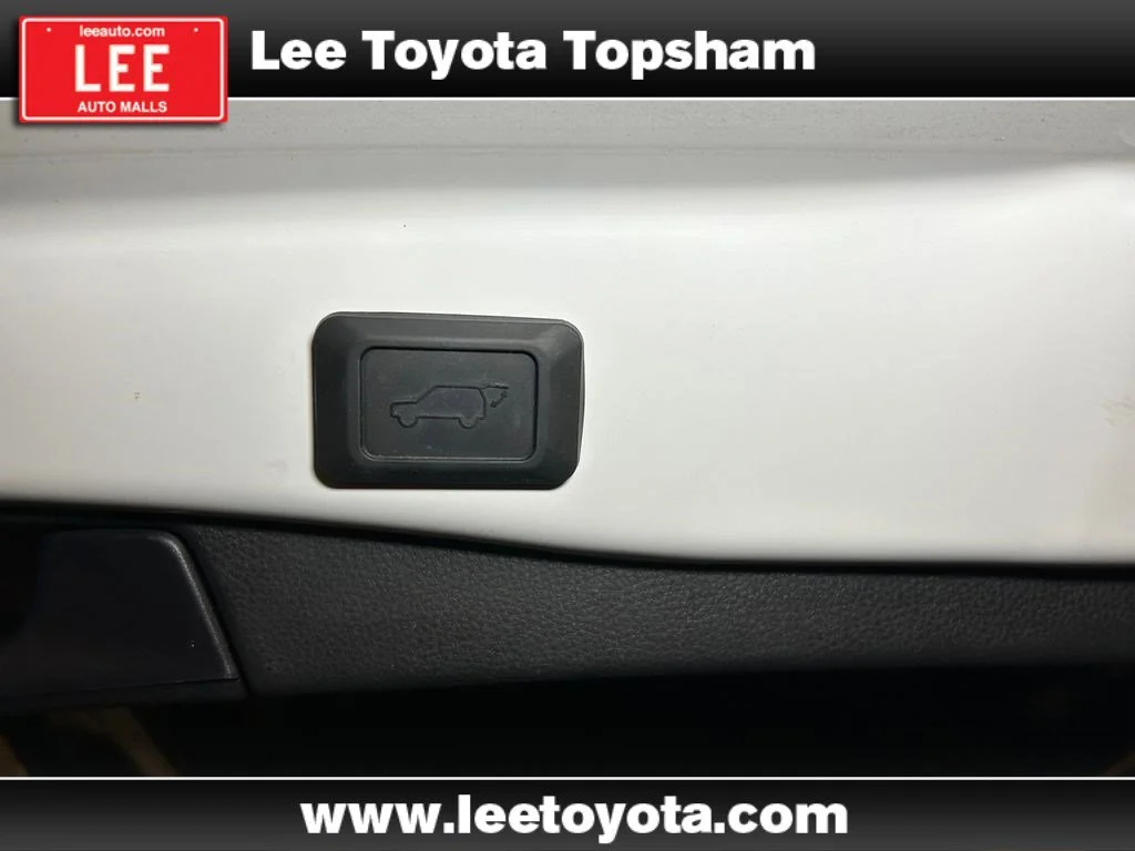 Used 2024 White Toyota XLE image 22