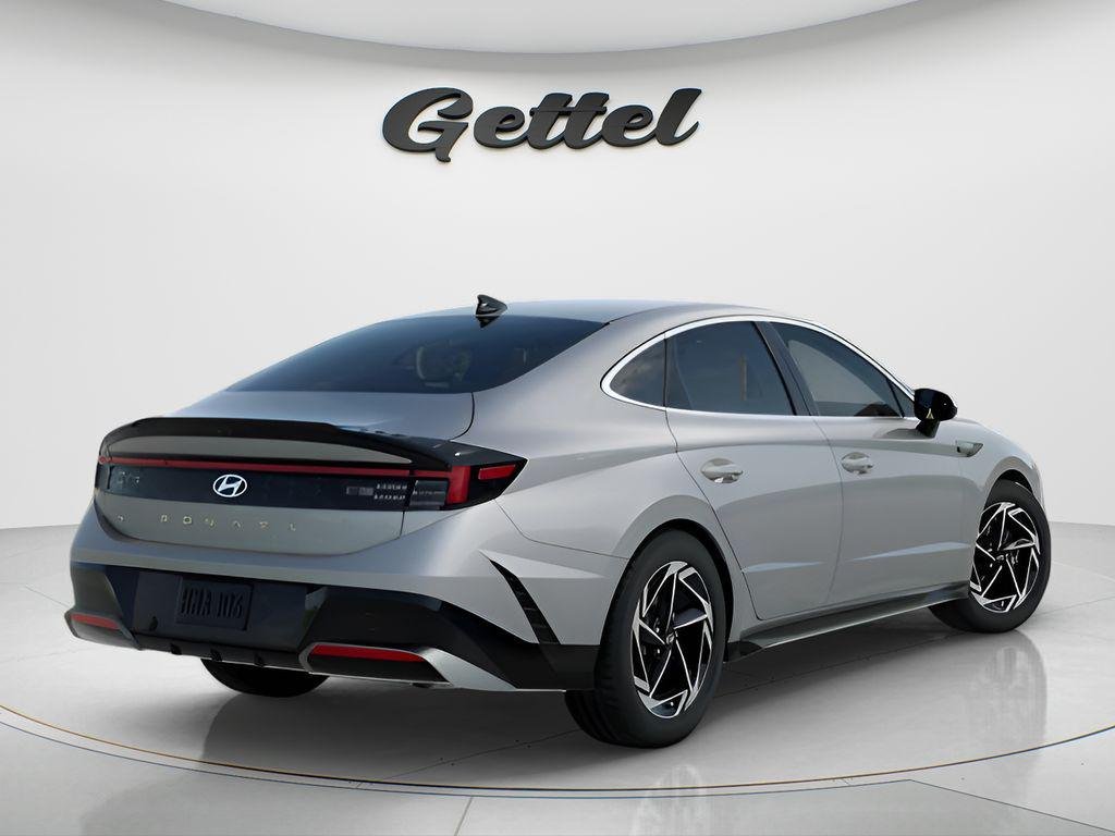 New 2026 Silver Hyundai SEL Sport image 4