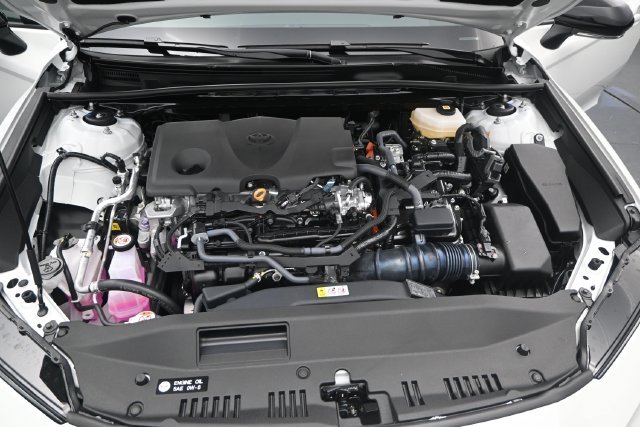 New 2026 Wind Chill Pearl/Black Toyota XSE image 17