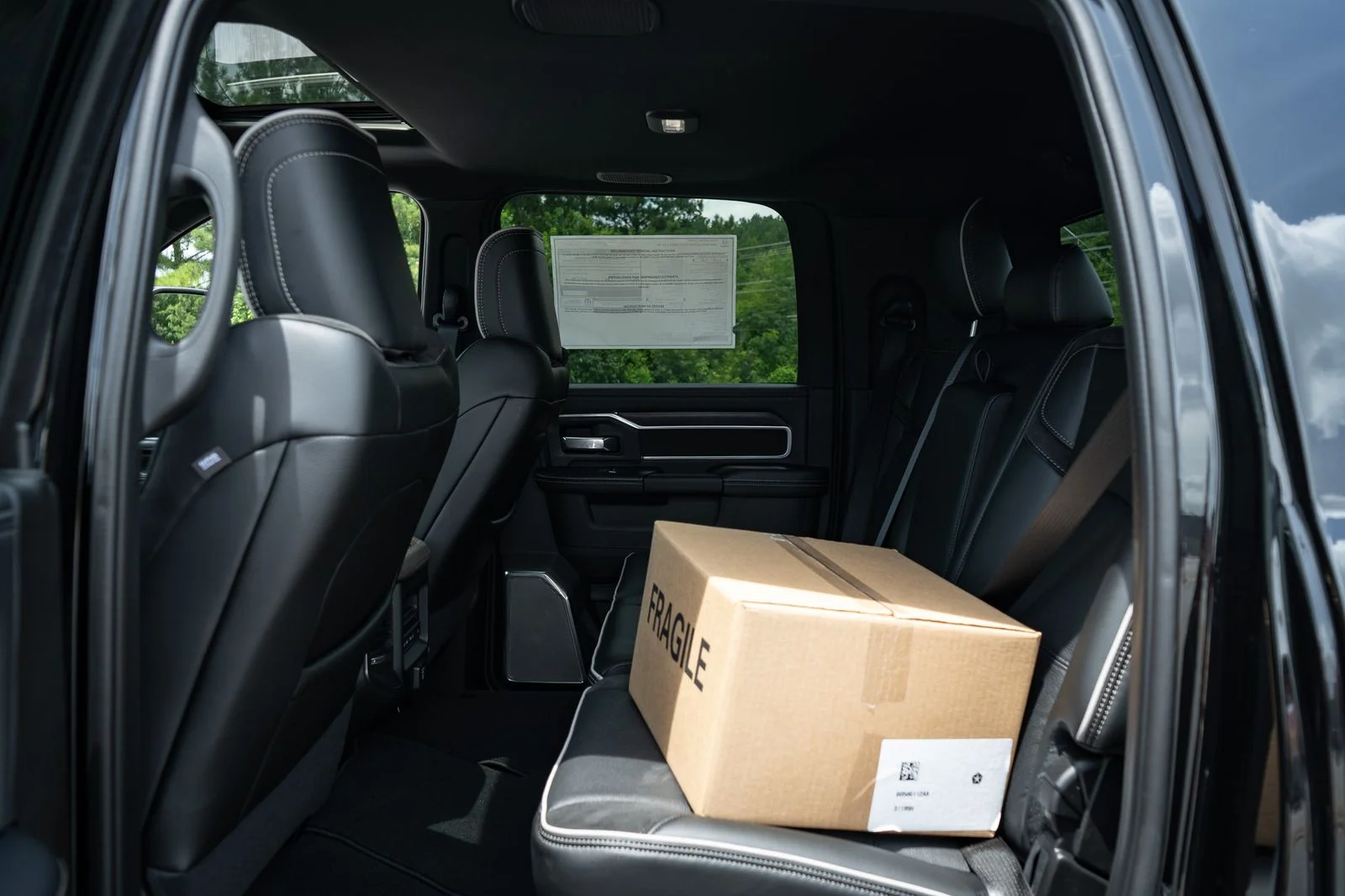 New 2026 Diamond Black Crystal Pearl-Coat Exterior Paint RAM Laramie image 33