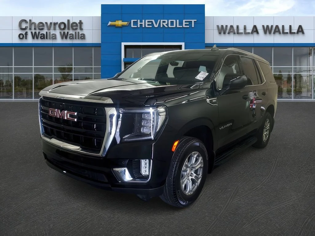 Used 2023 Onyx Black GMC SLE image 2