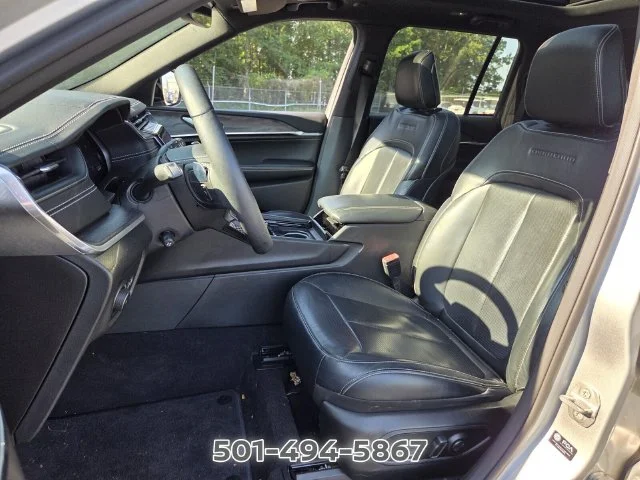 Used 2022 Silver Jeep Overland image 6