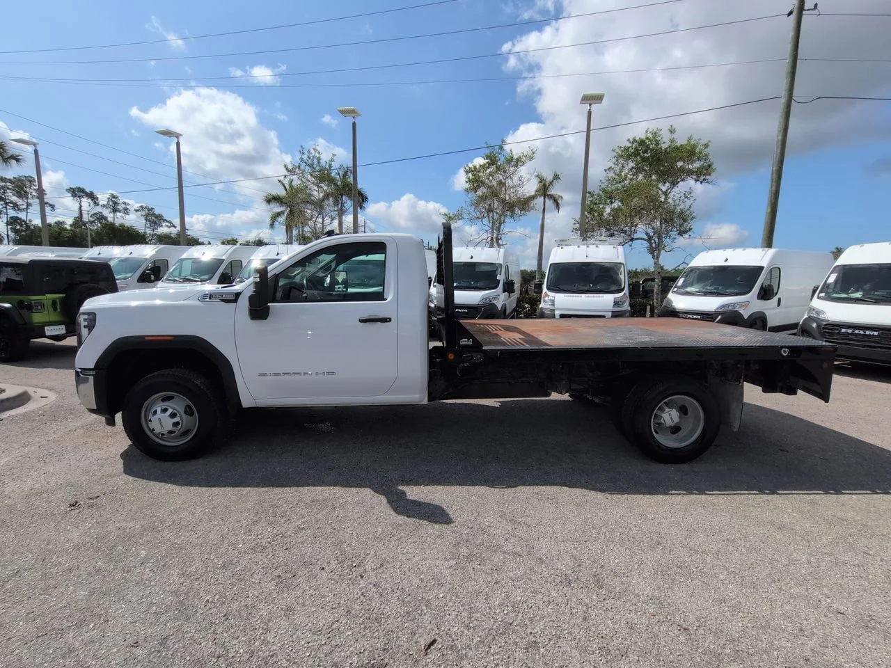 Used 2024 Summit White GMC Pro image 8