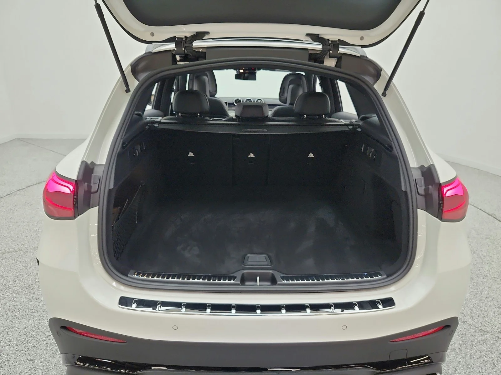Used 2026 Polar White Mercedes-Benz AMG® GLC 43 4MATIC SUV image 21