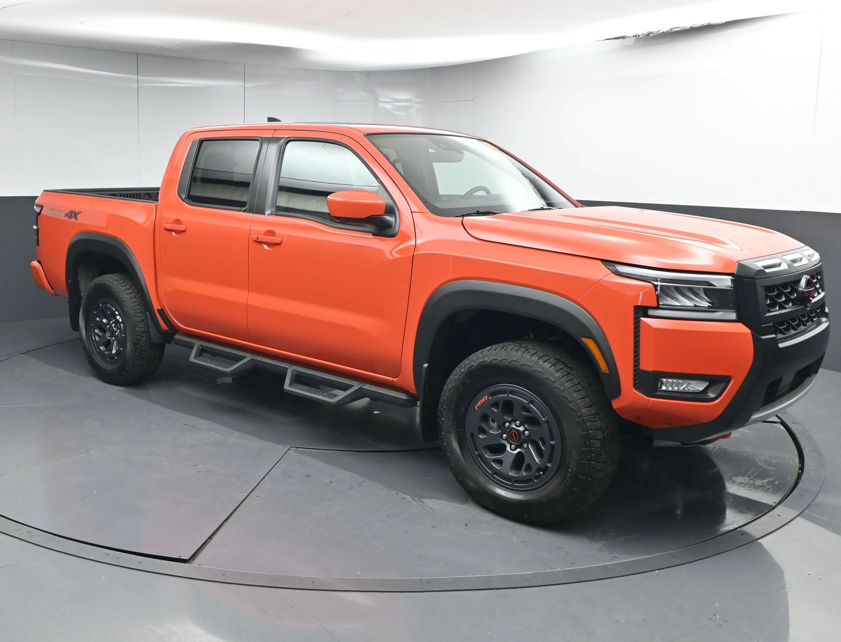 2025 Nissan Frontier PRO-4X Crew Cab 4X4's photo