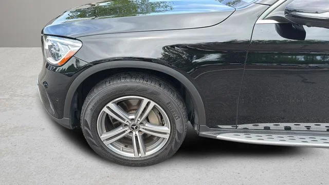 Used 2021  Mercedes-Benz GLC 300 image 30