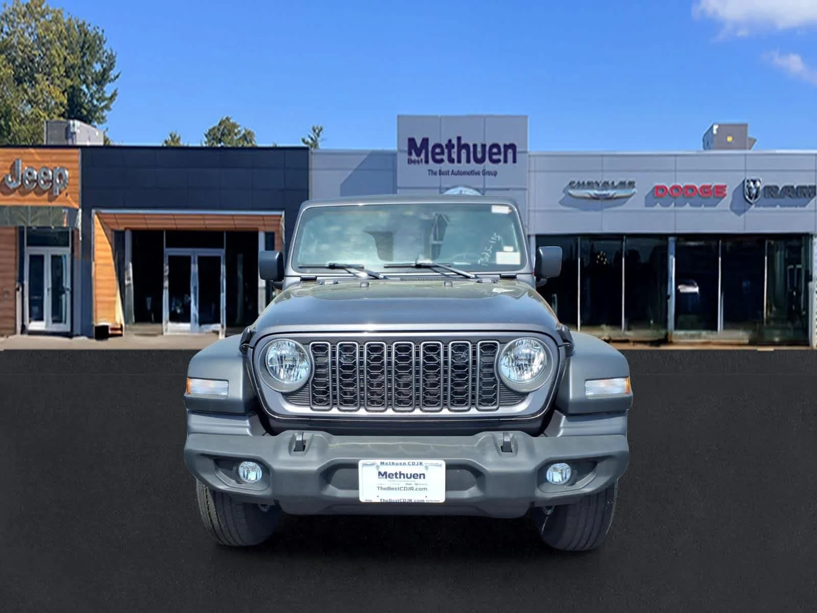 New 2026 Granite Crystal Metallic Clearcoat Jeep Sport S image 3