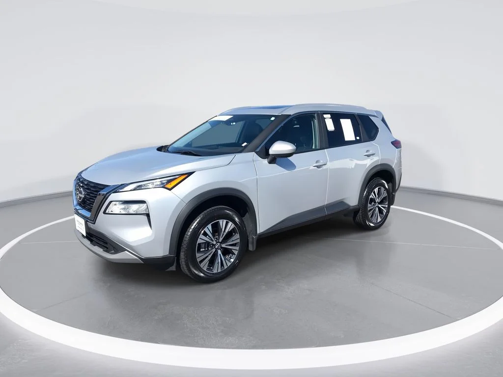Used 2023 Silver Nissan SV image 4