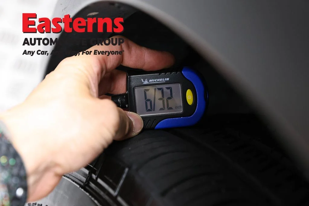 Used 2022 Gray Nissan SV image 28