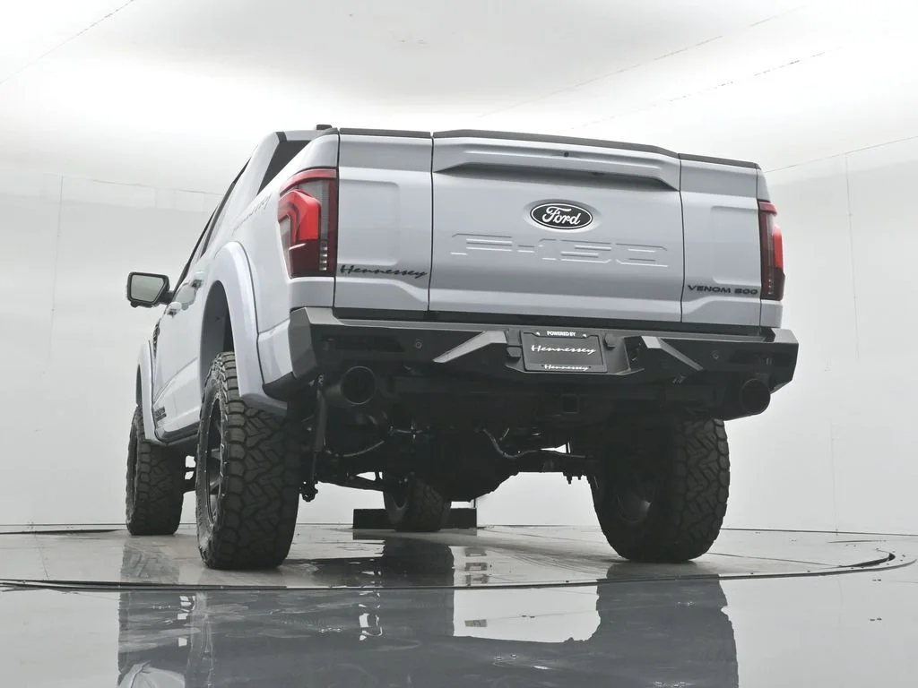 New 2025 Space White Metallic Ford Lariat image 52