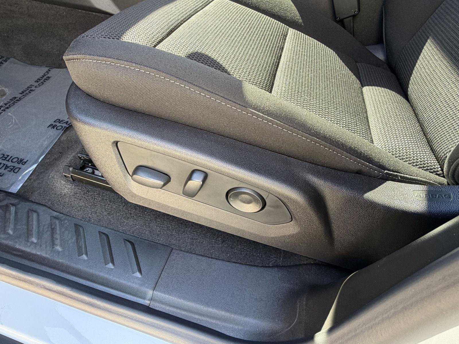 2026 Chevrolet Colorado LT - Photo 6
