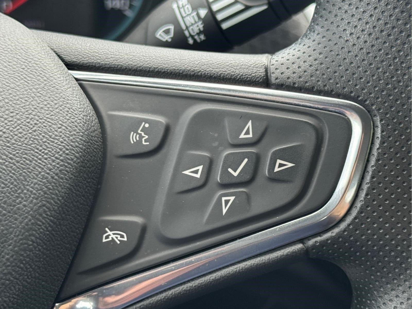 Used 2020 Summit White Chevrolet LS image 20