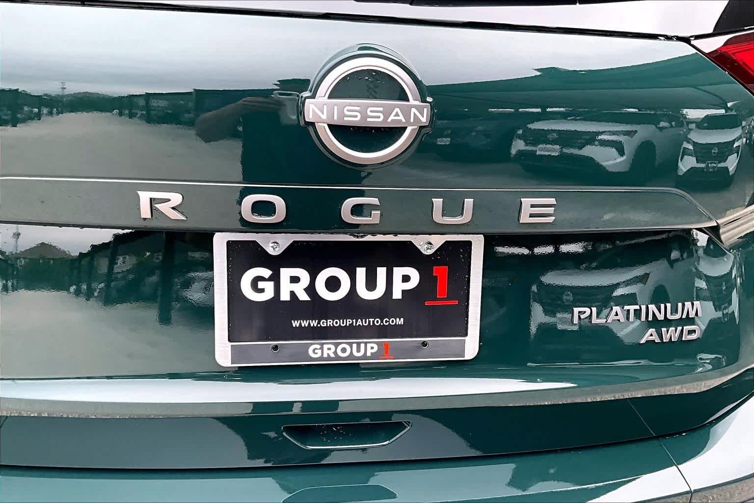 New 2026 Obsidian Green Nissan Platinum image 8