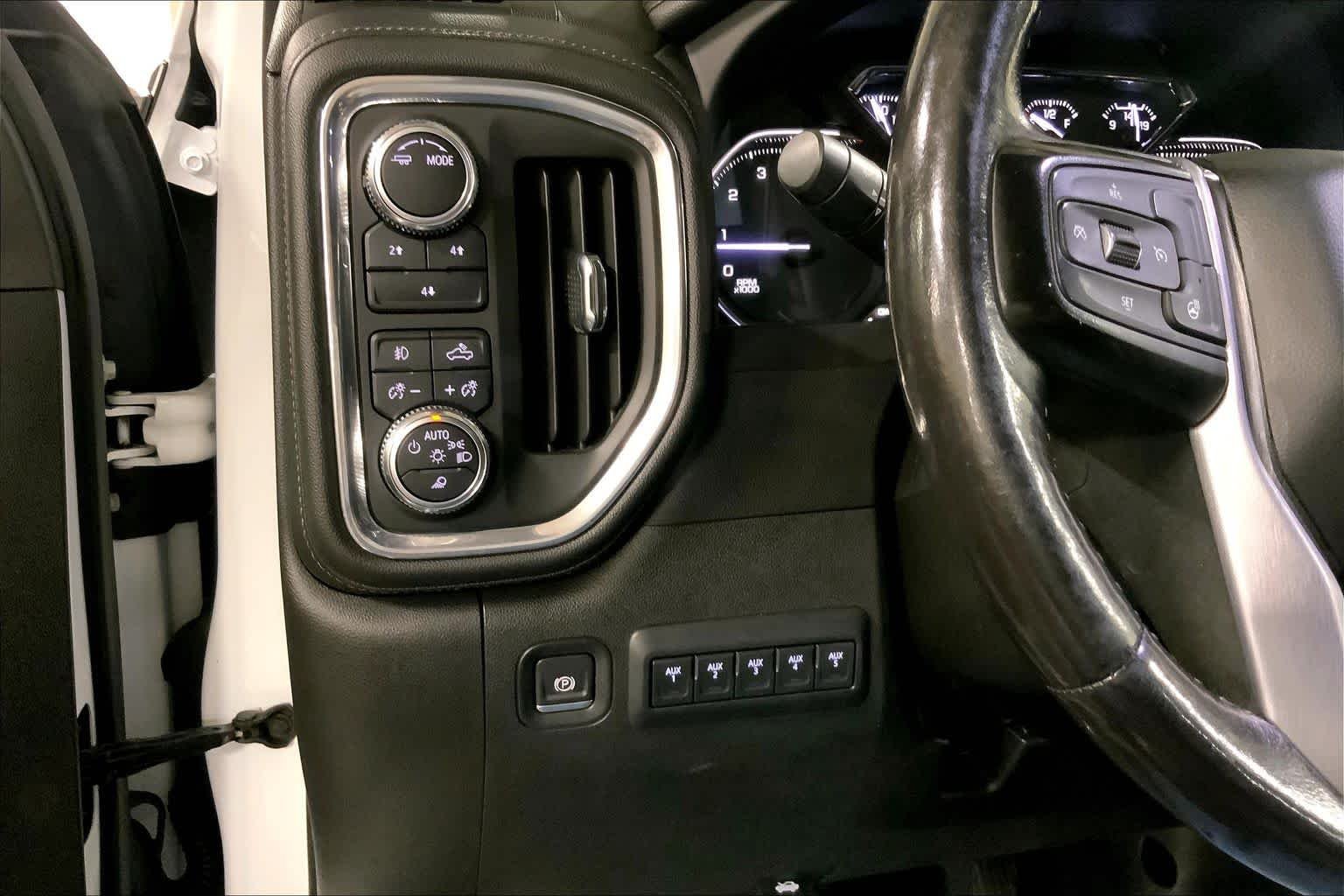 Used 2022 Summit White GMC SLE image 35