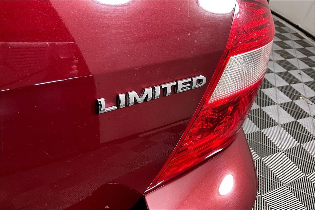 Used 2007 Red Ford Limited image 20