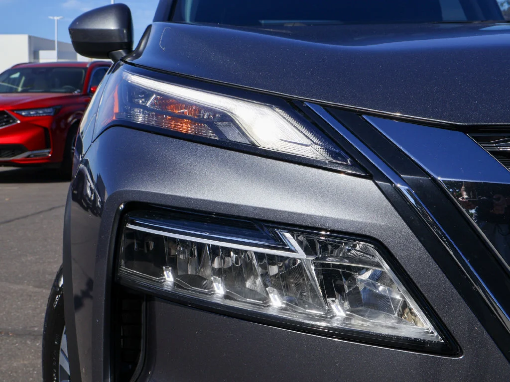 Used 2023 Gun Metallic Nissan SV image 3