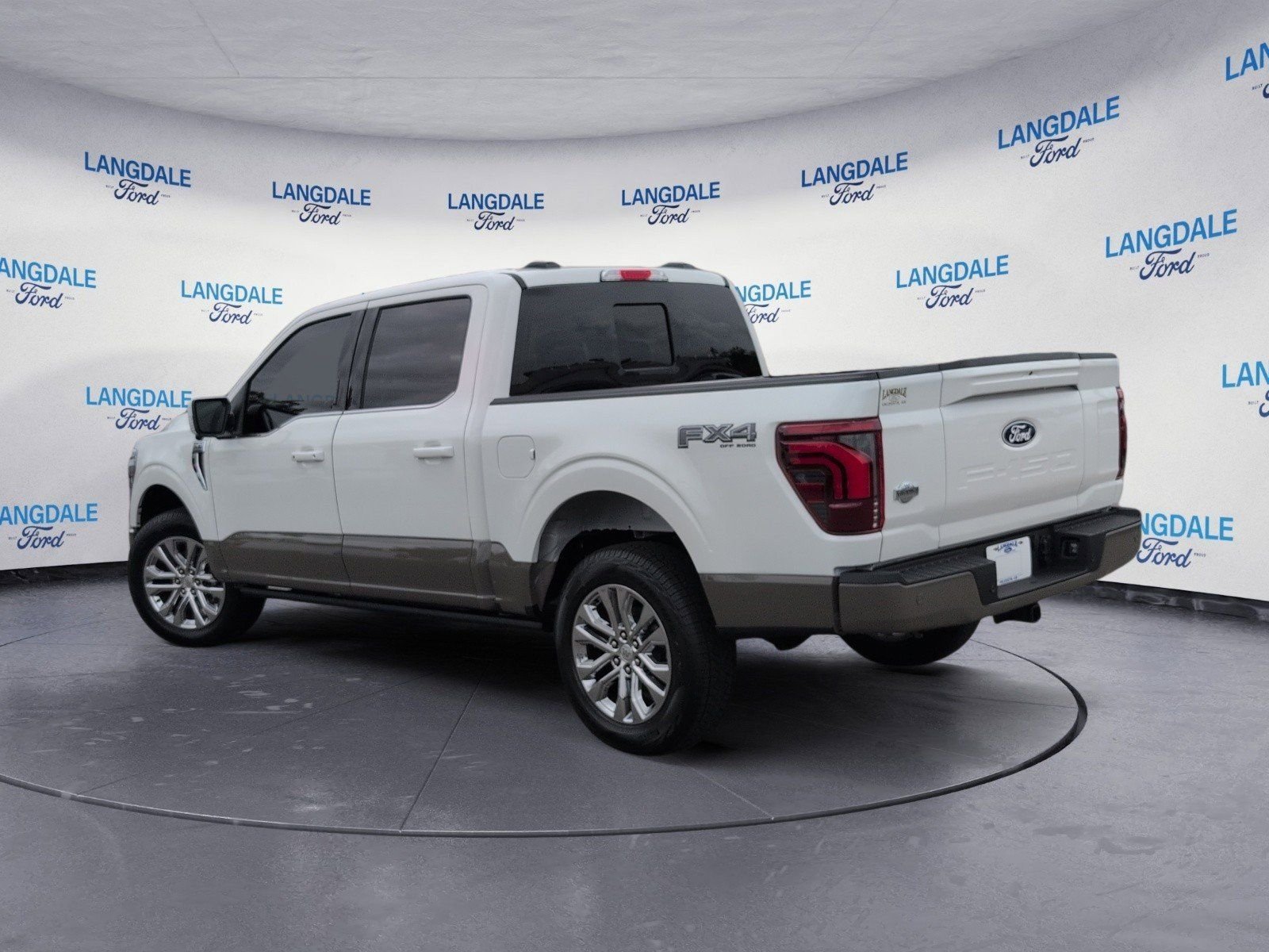 New 2026 Star White Metallic Tri-Coat Ford King Ranch image 9