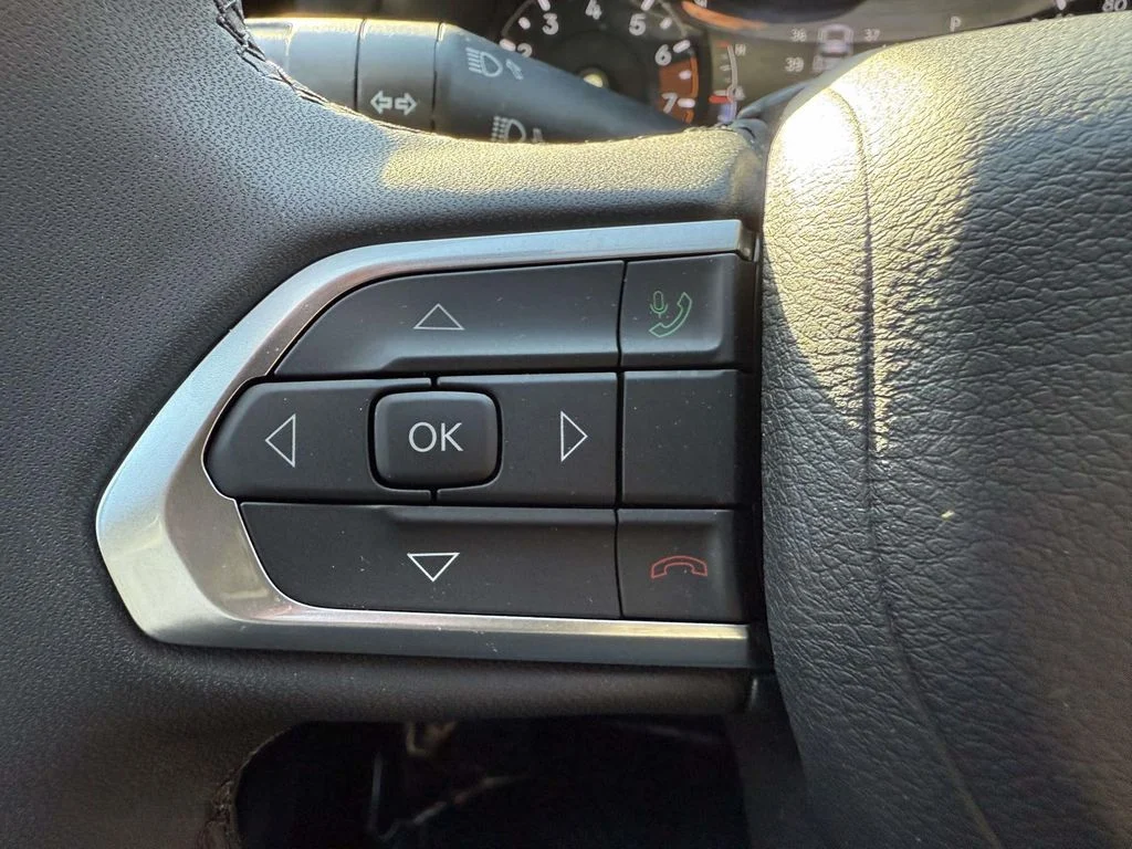 Used 2024 White Jeep Limited image 22