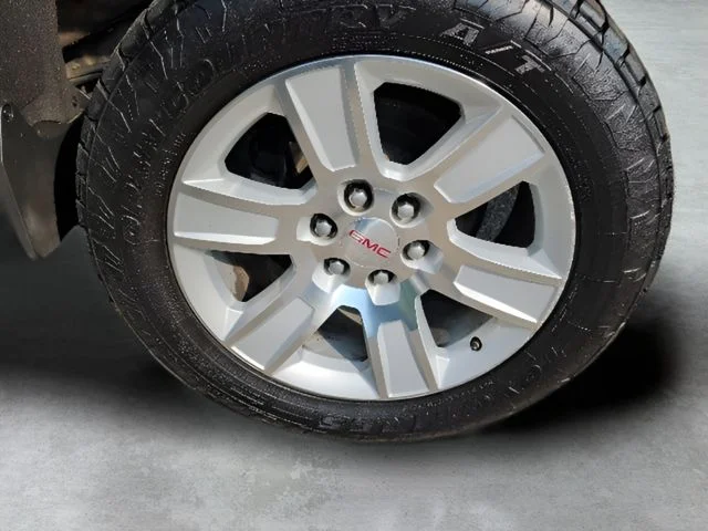Used 2015 Silver GMC SLT image 11